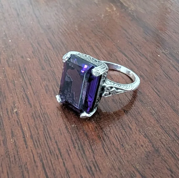 Vintage Sterling Silver Amethyst Ring Size 6 - Picture 1 of 5